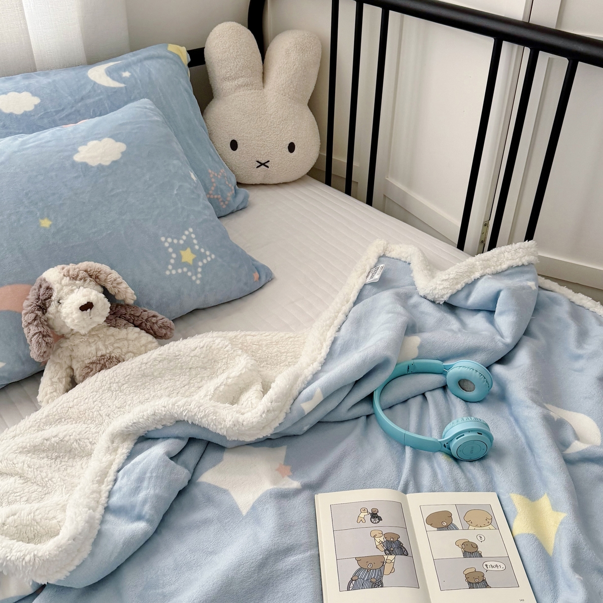 91家纺网 家纺一手货源 找家纺 寐居家纺 2025新款牛奶绒卡通毛毯系列 星月蓝