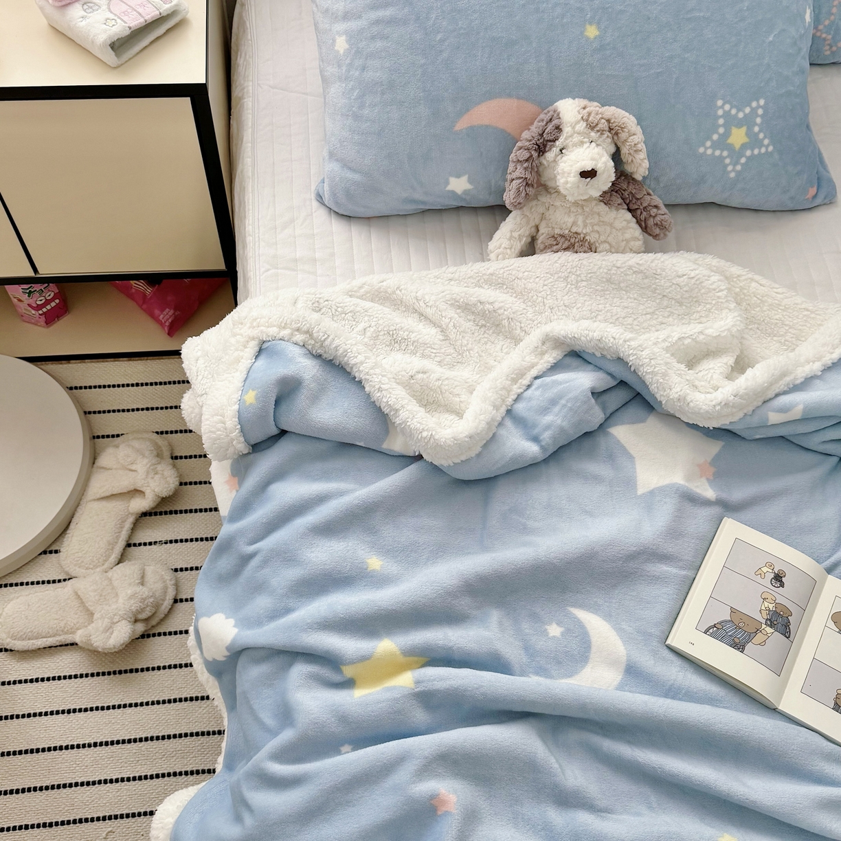 91家纺网 家纺一手货源 找家纺 寐居家纺 2025新款牛奶绒卡通毛毯系列 星月蓝