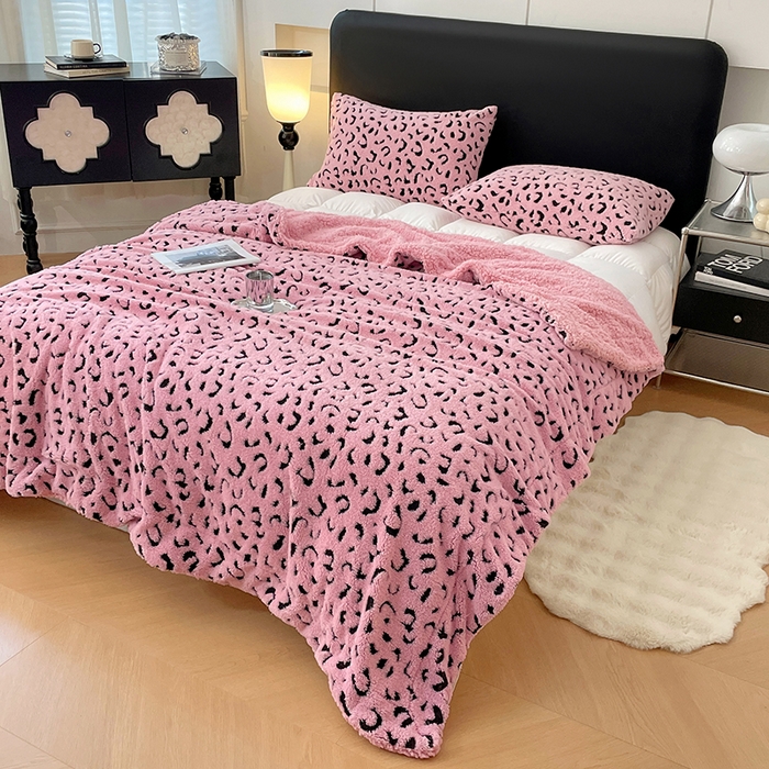 91家纺网 家纺一手货源 找家纺 （总）楼兰公主毛毯专供 2025爆款阳离子豹纹双层单层羊羔绒跨境绒毯