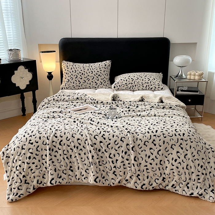 91家纺网 家纺一手货源 找家纺 楼兰公主毛毯专供 2025爆款阳离子豹纹双层单层羊羔绒跨境绒毯 豹纹-奶白