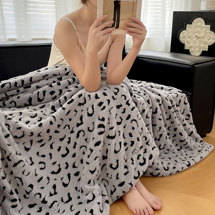 91家纺网 家纺一手货源 找家纺 楼兰公主毛毯专供 2025爆款阳离子豹纹双层单层羊羔绒跨境绒毯 豹纹-浅灰