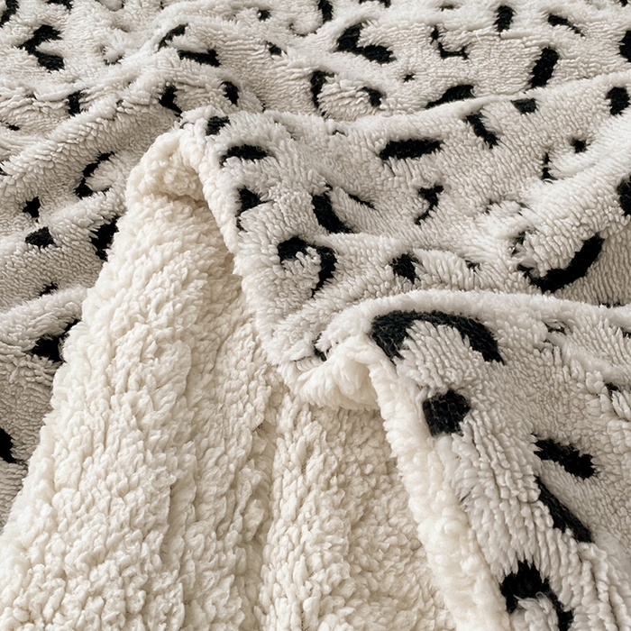 91家纺网 家纺一手货源 找家纺 楼兰公主毛毯专供 2025爆款阳离子豹纹双层单层羊羔绒跨境绒毯 豹纹-奶白