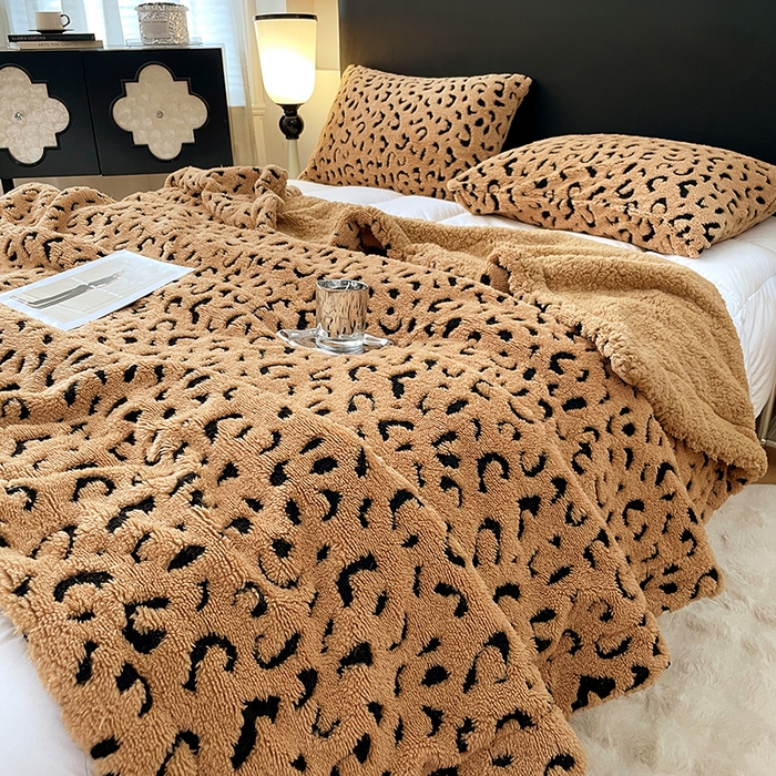 91家纺网 家纺一手货源 找家纺 楼兰公主毛毯专供 2025爆款阳离子豹纹双层单层羊羔绒跨境绒毯 豹纹-卡其