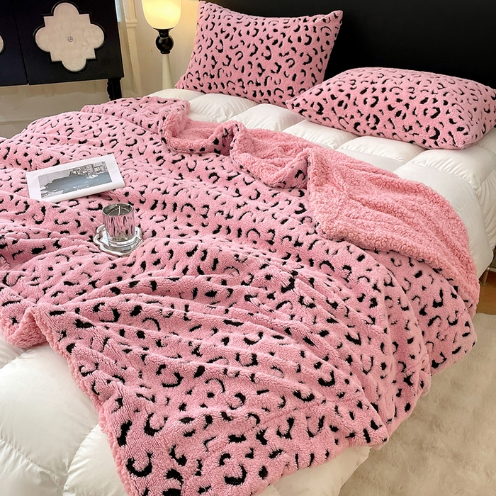 91家纺网 家纺一手货源 找家纺 楼兰公主毛毯专供 2025爆款阳离子豹纹双层单层羊羔绒跨境绒毯 豹纹-黛粉