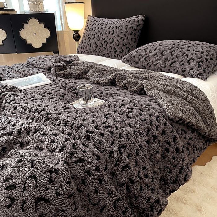 91家纺网 家纺一手货源 找家纺 楼兰公主毛毯专供 2025爆款阳离子豹纹双层单层羊羔绒跨境绒毯 豹纹-深灰