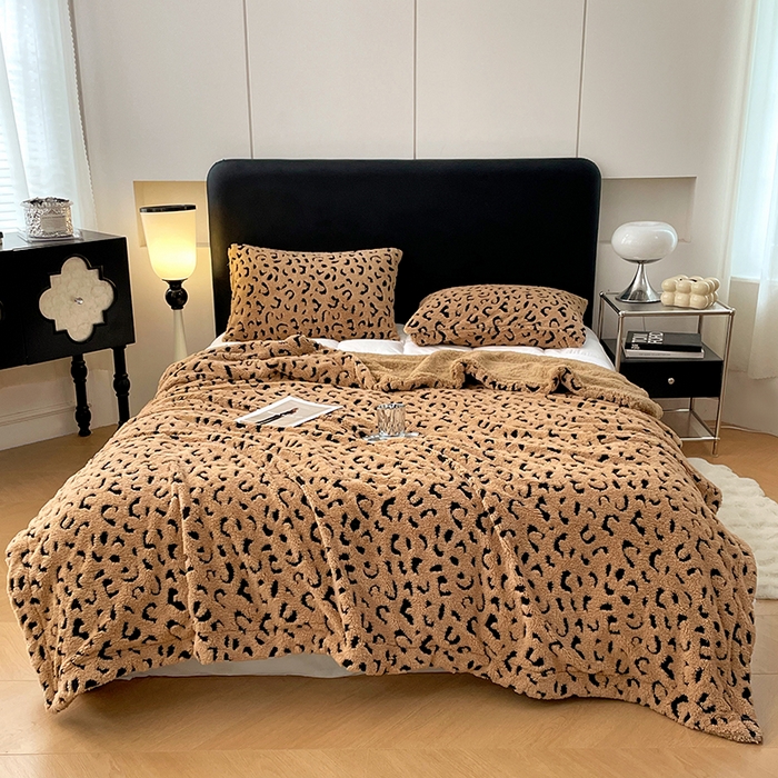 91家纺网 家纺一手货源 找家纺 楼兰公主毛毯专供 2025爆款阳离子豹纹双层单层羊羔绒跨境绒毯 豹纹-卡其