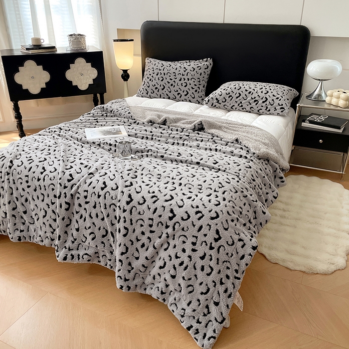 91家纺网 家纺一手货源 找家纺 楼兰公主毛毯专供 2025爆款阳离子豹纹双层单层羊羔绒跨境绒毯 豹纹-浅灰