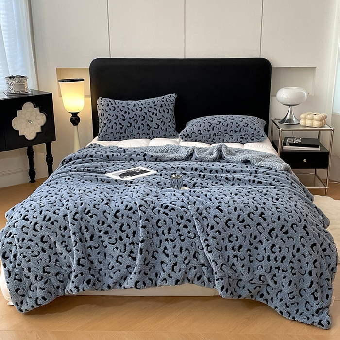 91家纺网 家纺一手货源 找家纺 楼兰公主毛毯专供 2025爆款阳离子豹纹双层单层羊羔绒跨境绒毯 豹纹-深蓝