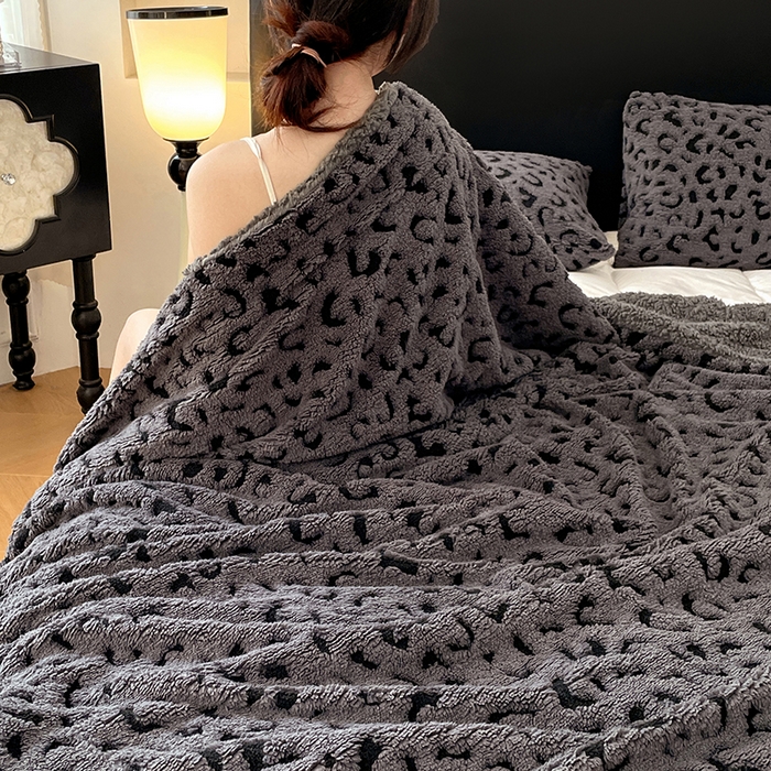 91家纺网 家纺一手货源 找家纺 楼兰公主毛毯专供 2025爆款阳离子豹纹双层单层羊羔绒跨境绒毯 豹纹-深灰