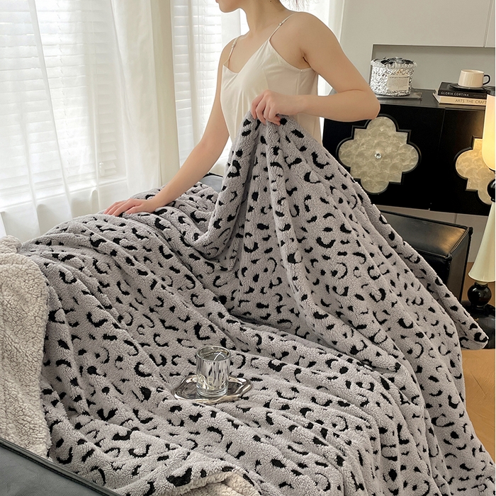 91家纺网 家纺一手货源 找家纺 楼兰公主毛毯专供 2025爆款阳离子豹纹双层单层羊羔绒跨境绒毯 豹纹-浅灰