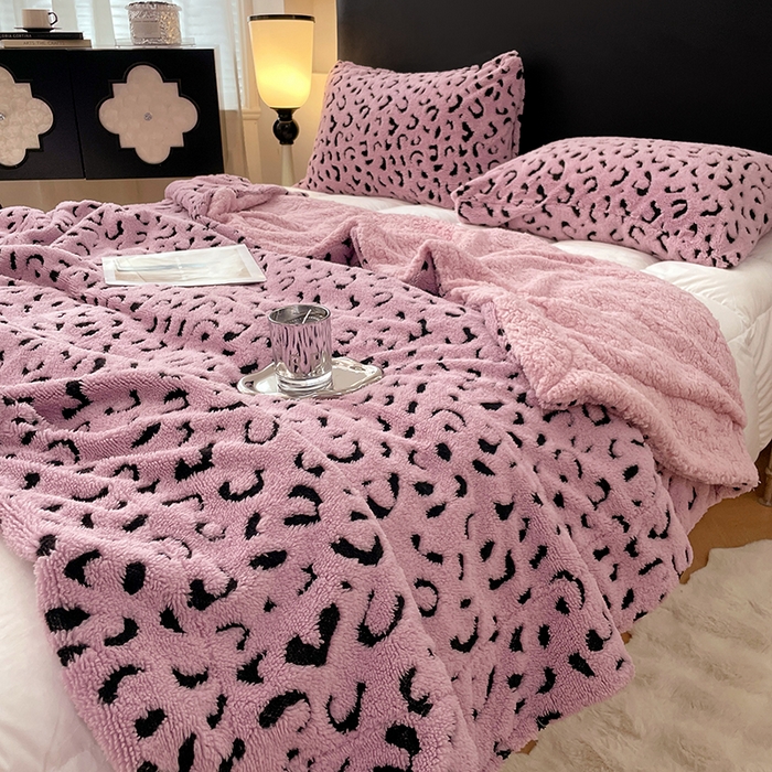 91家纺网 家纺一手货源 找家纺 楼兰公主毛毯专供 2025爆款阳离子豹纹双层单层羊羔绒跨境绒毯 豹纹-豆沙