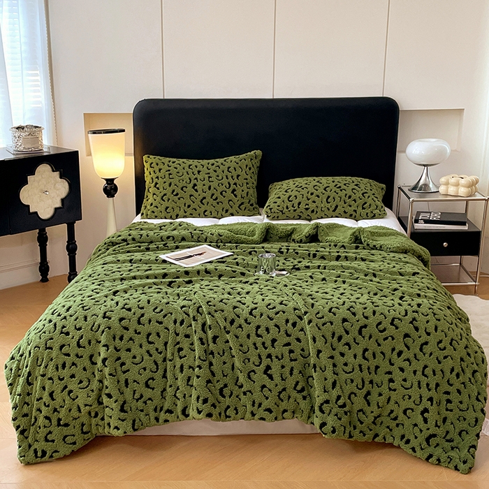 91家纺网 家纺一手货源 找家纺 楼兰公主毛毯专供 2025爆款阳离子豹纹双层单层羊羔绒跨境绒毯 豹纹-深绿