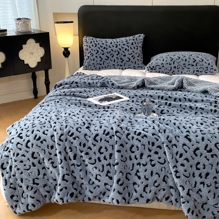 91家纺网 家纺一手货源 找家纺 楼兰公主毛毯专供 2025爆款阳离子豹纹双层单层羊羔绒跨境绒毯 豹纹-深蓝