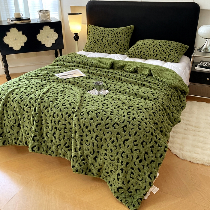 91家纺网 家纺一手货源 找家纺 楼兰公主毛毯专供 2025爆款阳离子豹纹双层单层羊羔绒跨境绒毯 豹纹-深绿