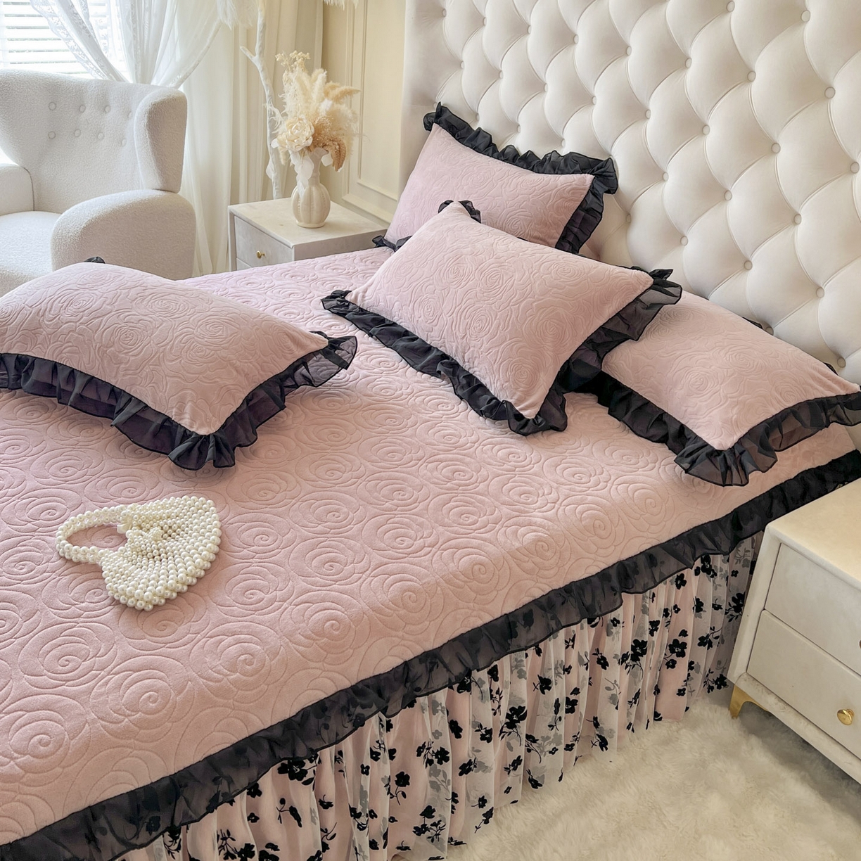 91家纺网 家纺一手货源 找家纺 恋尚 2025新款牛奶绒可妮露系列单品床裙三件套（控价150起） 可妮露-蜜桃粉