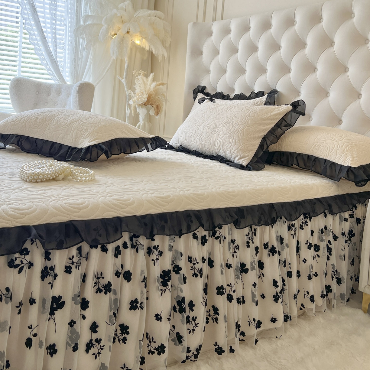 91家纺网 家纺一手货源 找家纺 恋尚 2025新款牛奶绒可妮露系列单品床裙三件套（控价150起） 可妮露-奶油白