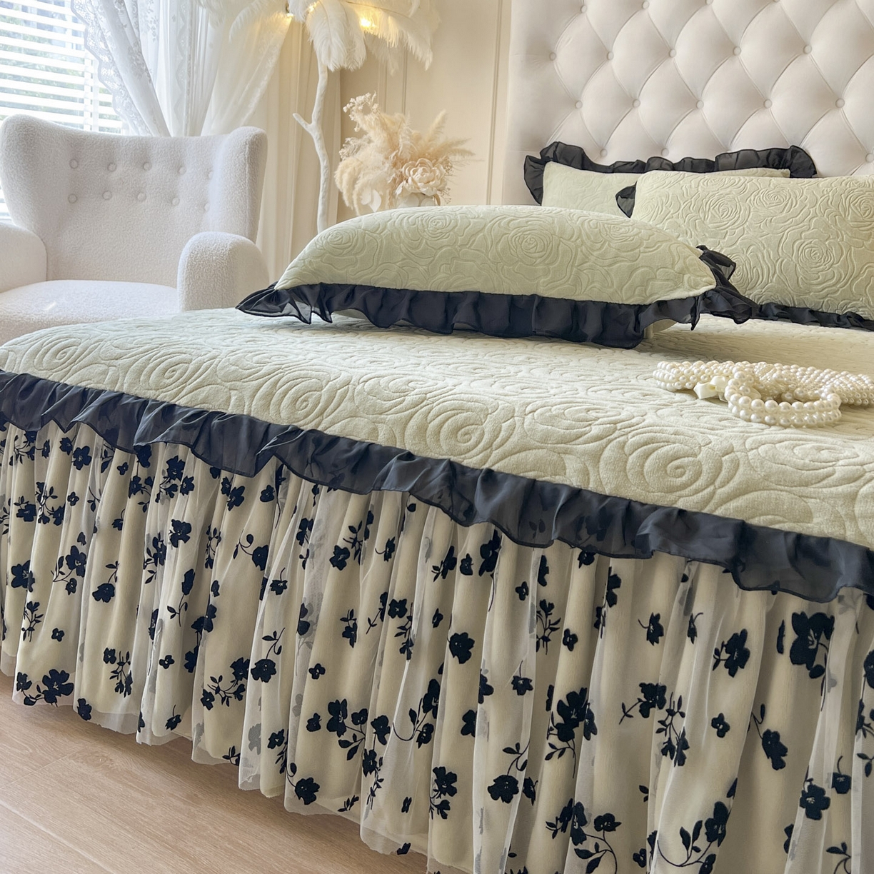 91家纺网 家纺一手货源 找家纺 恋尚 2025新款牛奶绒可妮露系列单品床裙三件套（控价150起） 可妮露-香草绿