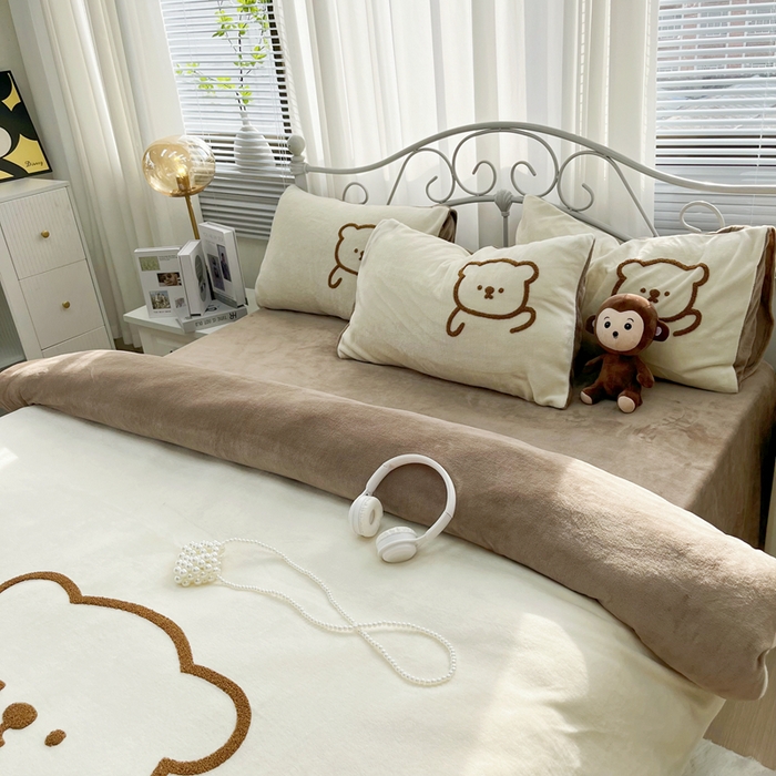 91家纺网 家纺一手货源 找家纺 （总）鑫利来家纺 2025新款牛奶绒毛巾绣四件套