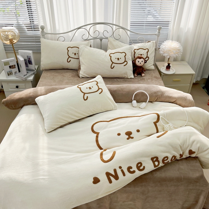 91家纺网 家纺一手货源 找家纺 （总）鑫利来家纺 2025新款牛奶绒毛巾绣四件套