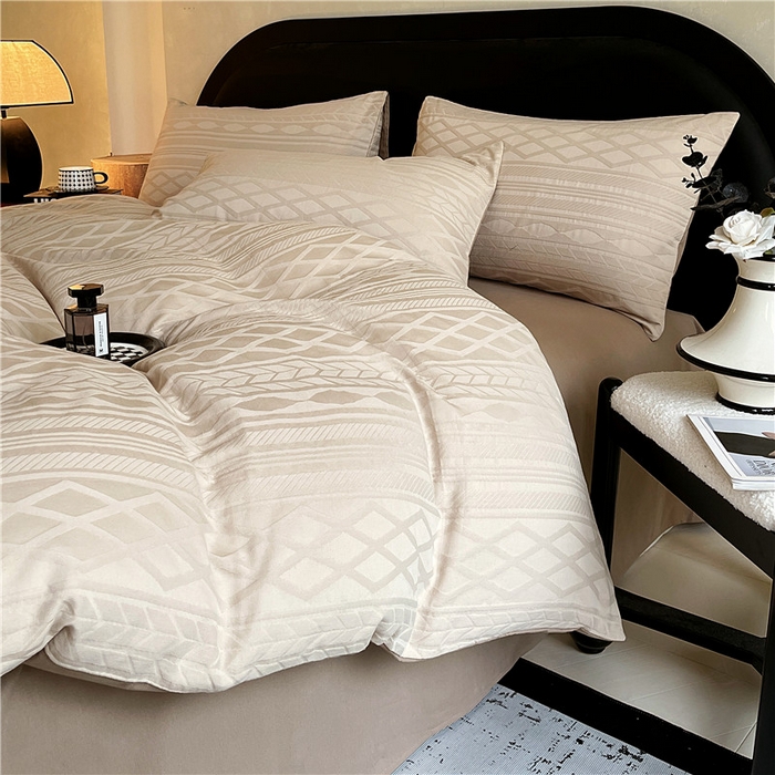 91家纺网 家纺一手货源 找家纺 （总）琪格格纺织 2025新款60s全棉纯棉轻奢高级感立体浮雕提花加厚磨毛四件套