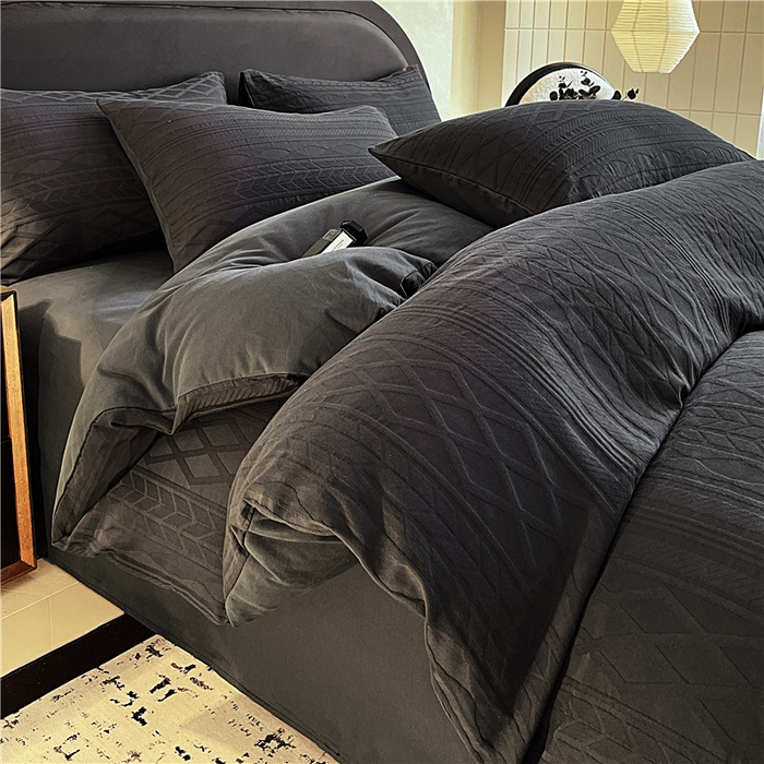 91家纺网 家纺一手货源 找家纺 琪格格纺织 2025新款60s全棉纯棉轻奢高级感立体浮雕提花加厚磨毛四件套 圣托里尼-墨黑