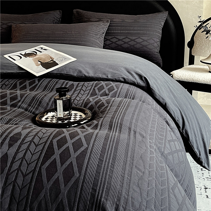 91家纺网 家纺一手货源 找家纺 琪格格纺织 2025新款60s全棉纯棉轻奢高级感立体浮雕提花加厚磨毛四件套 圣托里尼-墨黑