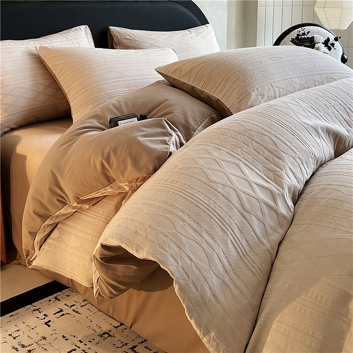 91家纺网 家纺一手货源 找家纺 琪格格纺织 2025新款60s全棉纯棉轻奢高级感立体浮雕提花加厚磨毛四件套 圣托里尼-云棕