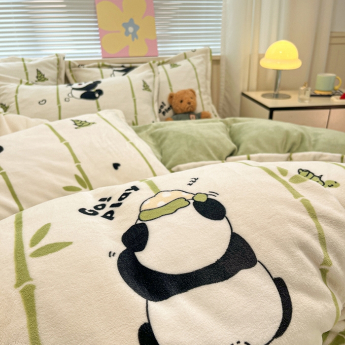 91家纺网 家纺一手货源 找家纺 慕尚家纺 2025新款田园花卉类印花牛奶绒高克重单被套 快乐熊猫