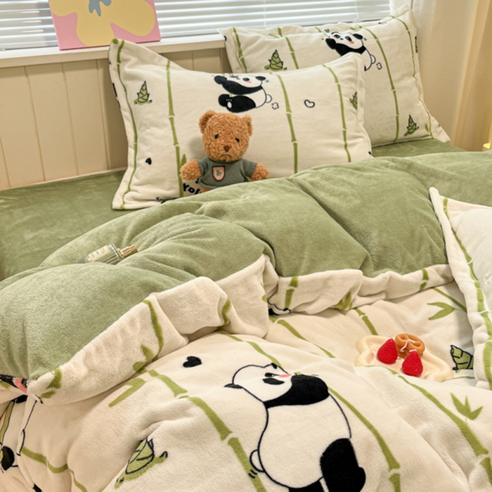 91家纺网 家纺一手货源 找家纺 慕尚家纺 2025新款田园花卉类印花牛奶绒高克重单被套 快乐熊猫