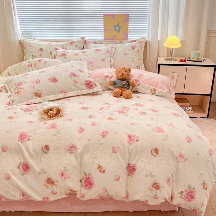91家纺网 家纺一手货源 找家纺 慕尚家纺 2025新款田园花卉类印花牛奶绒高克重单被套 甜美冬日