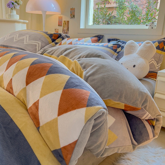 91家纺网 家纺一手货源 找家纺 慕尚家纺 2025新款田园花卉类印花牛奶绒高克重单被套 古雅