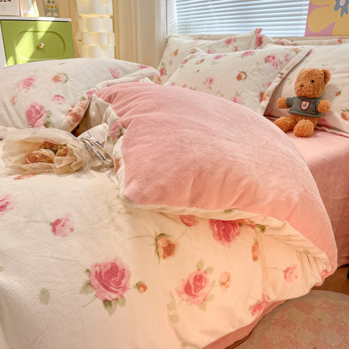 91家纺网 家纺一手货源 找家纺 慕尚家纺 2025新款田园花卉类印花牛奶绒高克重单被套 甜美冬日