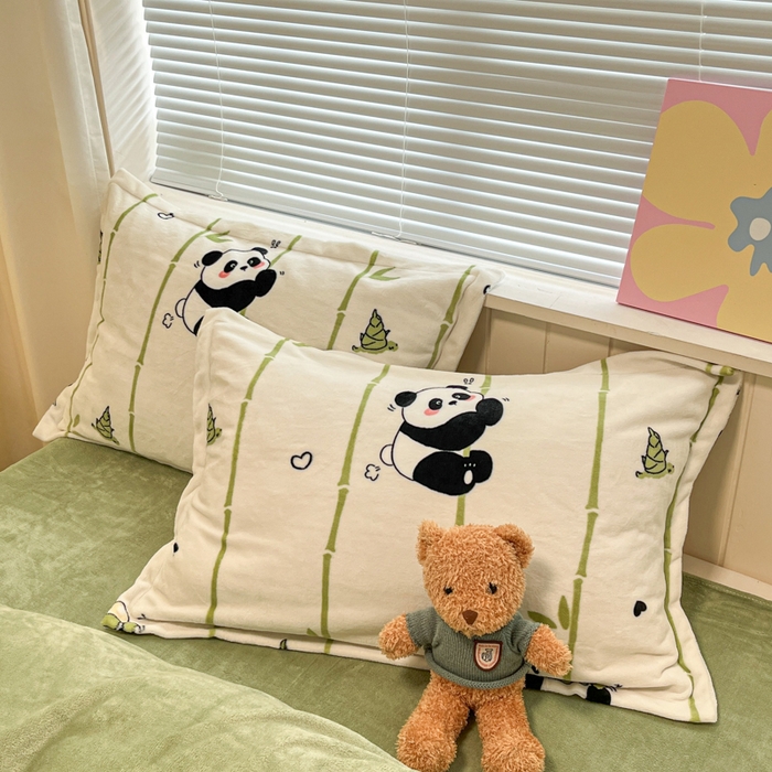 91家纺网 家纺一手货源 找家纺 慕尚家纺 2025新款田园花卉类印花牛奶绒高克重单被套 快乐熊猫