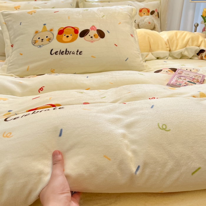 91家纺网 家纺一手货源 找家纺 慕尚家纺 2025新款田园花卉类印花牛奶绒高克重单被套 快乐乐园