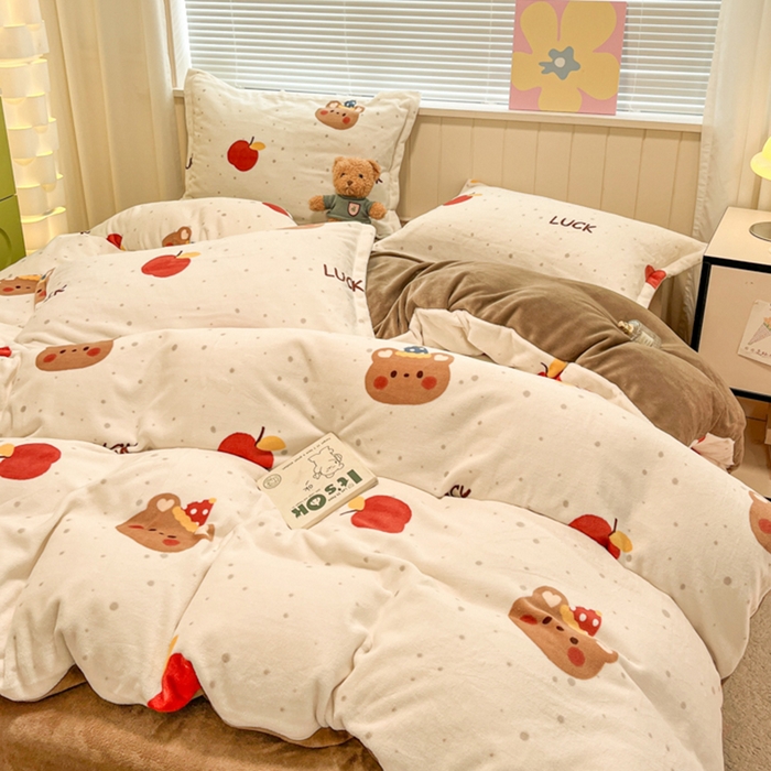 91家纺网 家纺一手货源 找家纺 慕尚家纺 2025新款田园花卉类印花牛奶绒高克重单被套 苹果小熊