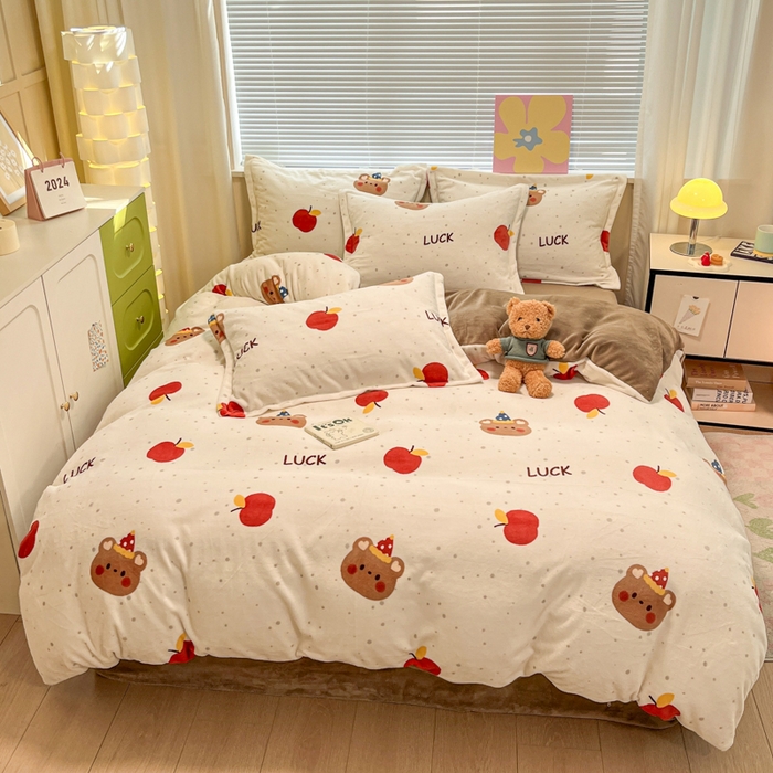 91家纺网 家纺一手货源 找家纺 慕尚家纺 2025新款田园花卉类印花牛奶绒高克重单被套 苹果小熊