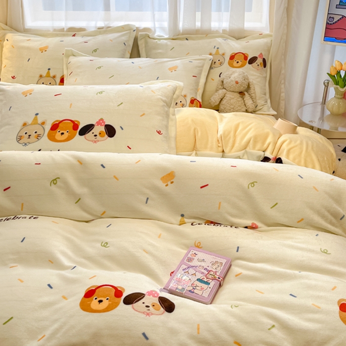 91家纺网 家纺一手货源 找家纺 慕尚家纺 2025新款田园花卉类印花牛奶绒高克重单被套 快乐乐园