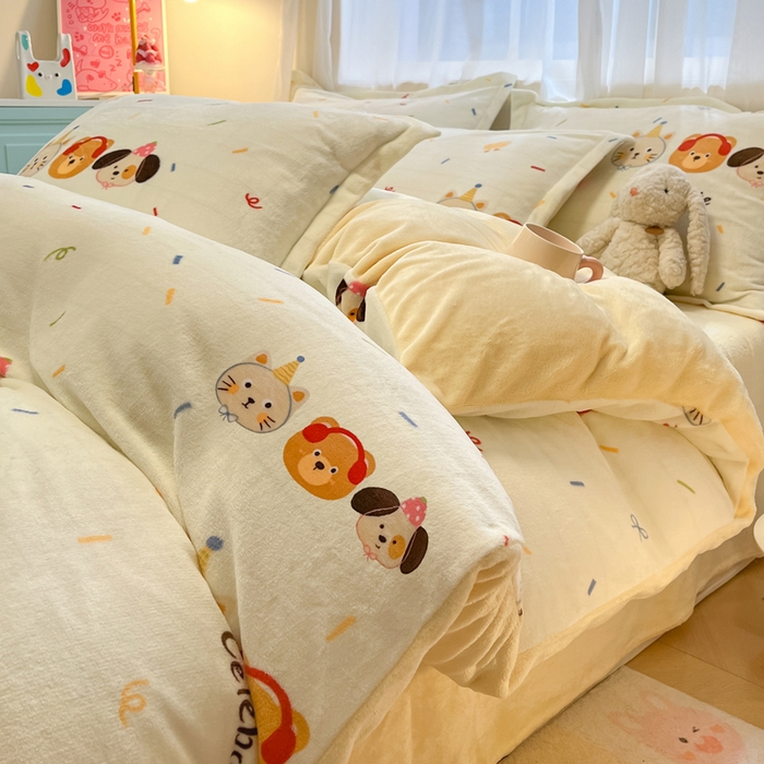 91家纺网 家纺一手货源 找家纺 慕尚家纺 2025新款田园花卉类印花牛奶绒高克重单被套 快乐乐园