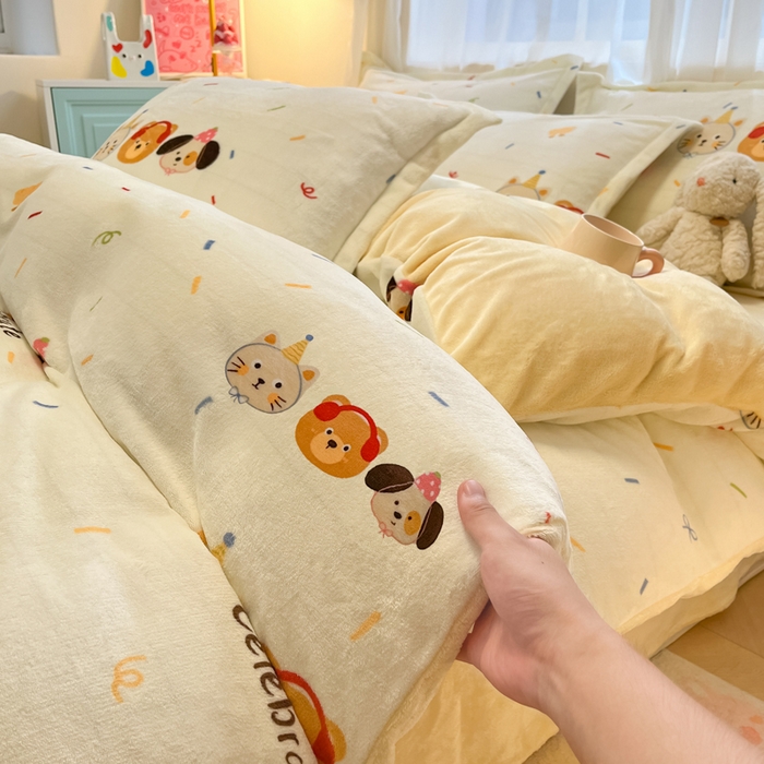 91家纺网 家纺一手货源 找家纺 慕尚家纺 2025新款田园花卉类印花牛奶绒高克重单被套 快乐乐园