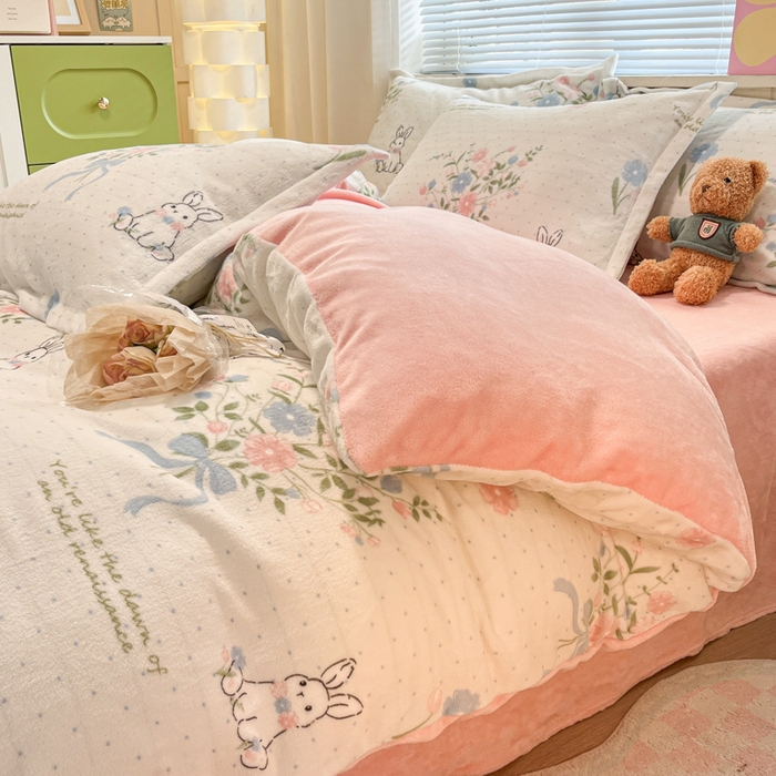 91家纺网 家纺一手货源 找家纺 慕尚家纺 2025新款田园花卉类印花牛奶绒高克重单被套 鲜花小兔