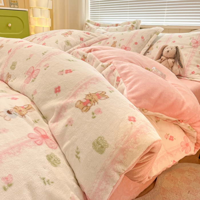 91家纺网 家纺一手货源 找家纺 慕尚家纺 2025新款田园花卉类印花牛奶绒高克重单被套 蝴蝶小兔