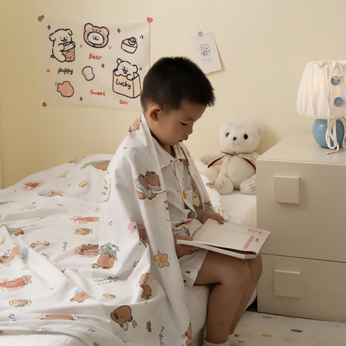 91家纺网 家纺一手货源 找家纺 寐居家纺 2025新款企鹅绒多功能儿童毛巾毯（可当披肩用） 企鹅绒毯-萌萌卡皮