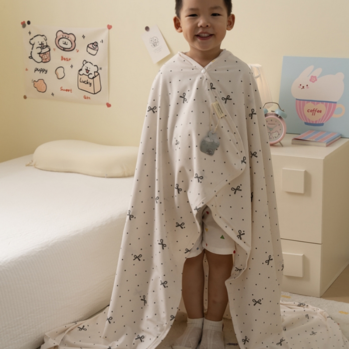 91家纺网 家纺一手货源 找家纺 寐居家纺 2025新款企鹅绒多功能儿童毛巾毯（可当披肩用） 企鹅绒毯-波点蝴蝶