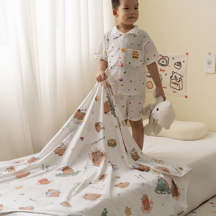 91家纺网 家纺一手货源 找家纺 寐居家纺 2025新款企鹅绒多功能儿童毛巾毯（可当披肩用） 企鹅绒毯-萌萌卡皮