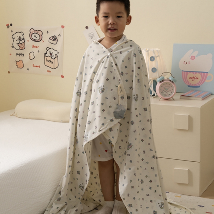 91家纺网 家纺一手货源 找家纺 寐居家纺 2025新款企鹅绒多功能儿童毛巾毯（可当披肩用） 企鹅绒毯-小小花