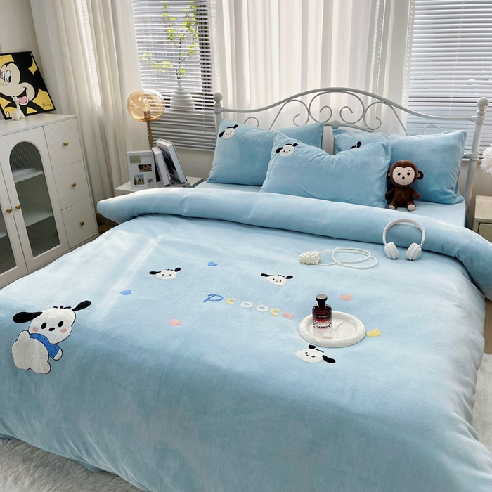 91家纺网 家纺一手货源 找家纺 鑫利来家纺 2025新款牛奶绒毛巾绣四件套 小奶狗-蓝