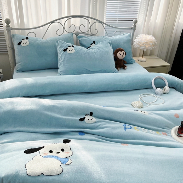 91家纺网 家纺一手货源 找家纺 鑫利来家纺 2025新款牛奶绒毛巾绣四件套 小奶狗-蓝