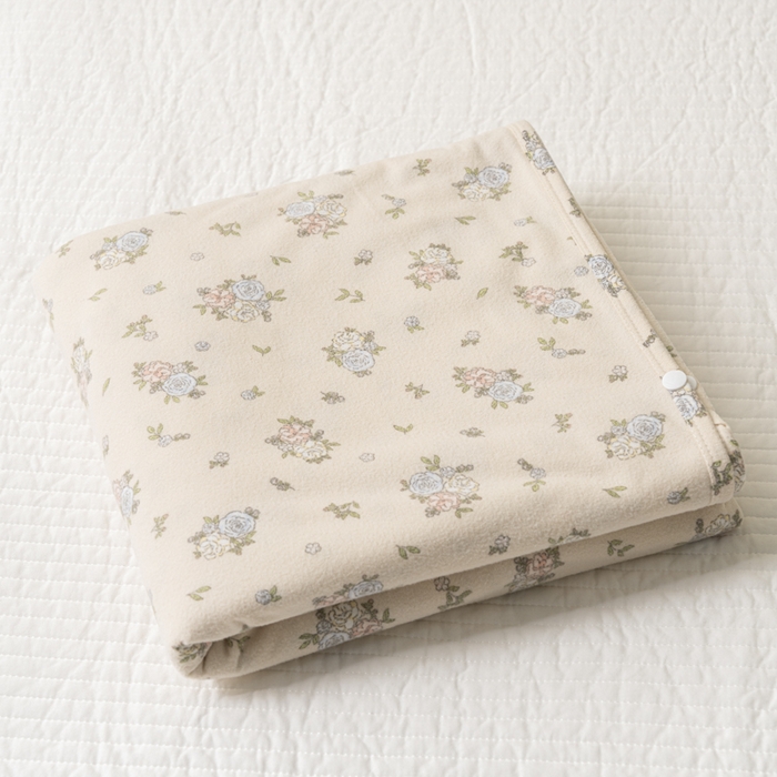 91家纺网 家纺一手货源 找家纺 寐居家纺 2025新款企鹅绒多功能儿童毛巾毯（可当披肩用） 叠拍组合