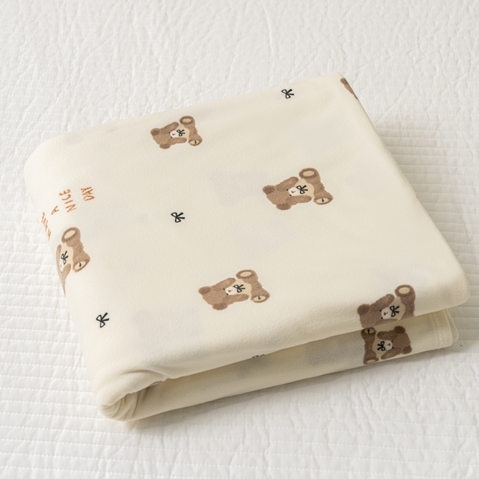 91家纺网 家纺一手货源 找家纺 寐居家纺 2025新款企鹅绒多功能儿童毛巾毯（可当披肩用） 叠拍组合