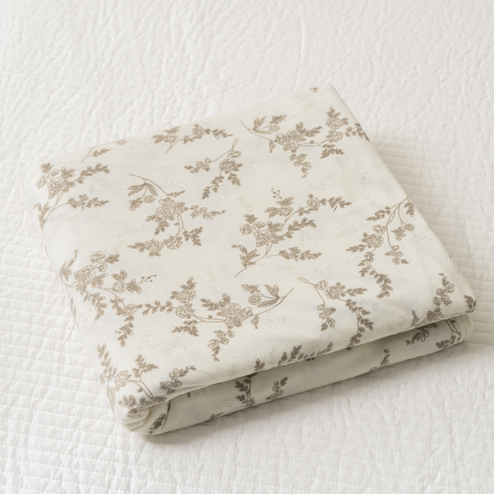 91家纺网 家纺一手货源 找家纺 寐居家纺 2025新款企鹅绒多功能儿童毛巾毯（可当披肩用） 叠拍组合